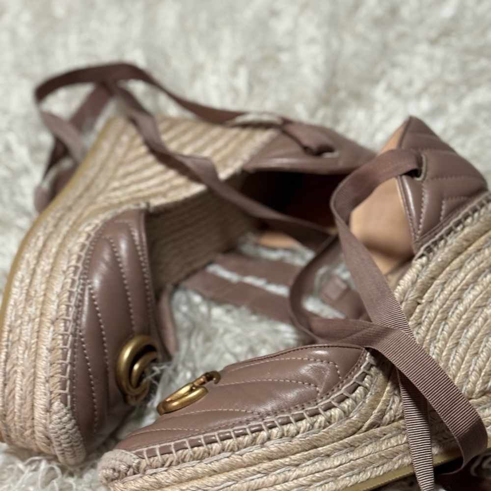 Gucci Tan and Cream Espadrilles Luxurious Style - Picture 6 of 6